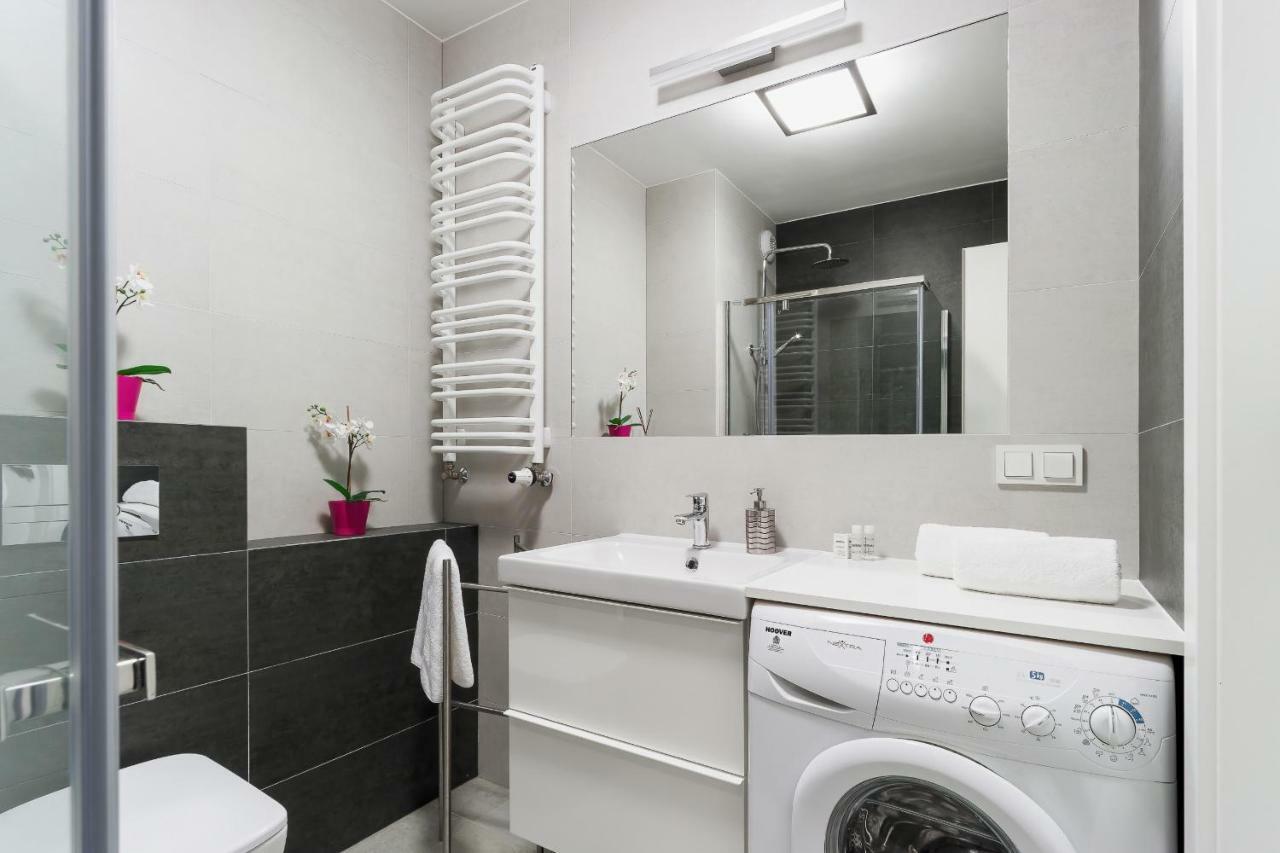 Apartments Claro II By Noclegi Renters Krakow Luaran gambar